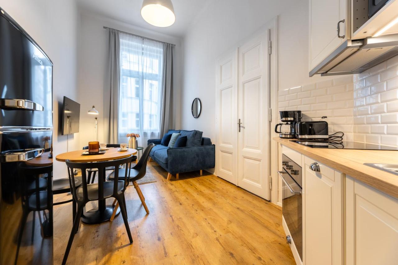 Charming 1 Bedroom Apartment In The City Center Of Прага Екстер'єр фото