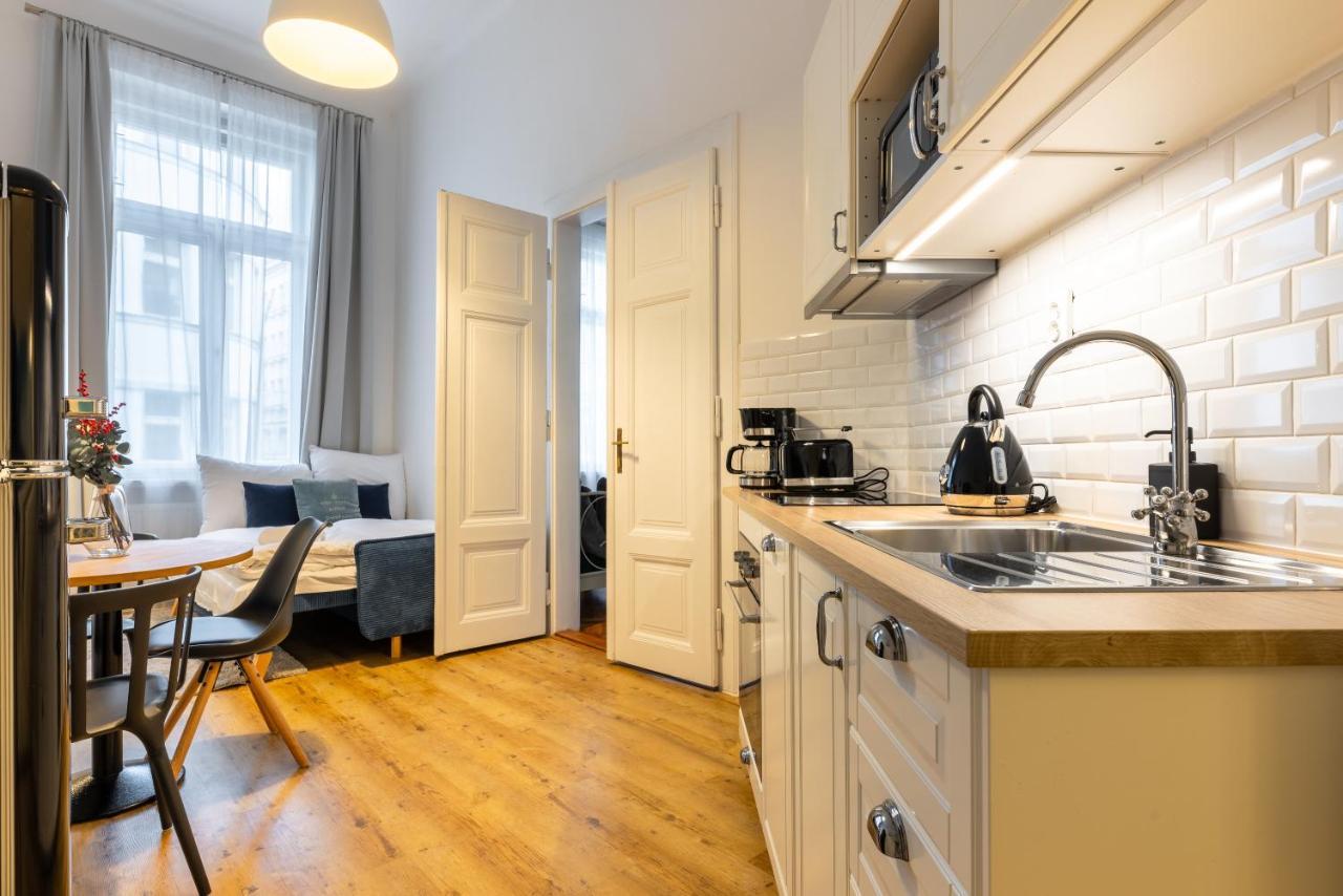 Charming 1 Bedroom Apartment In The City Center Of Прага Екстер'єр фото